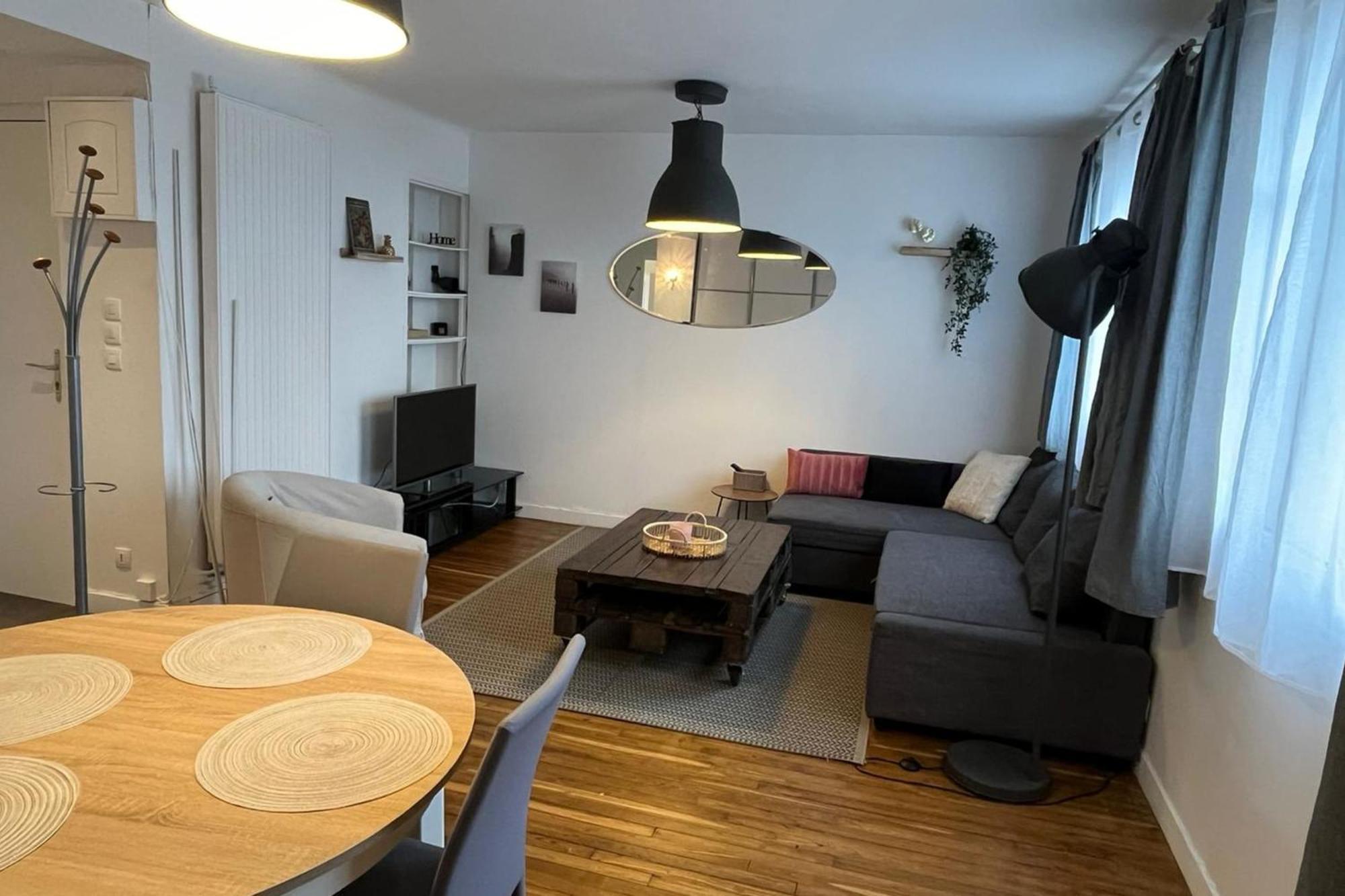 Ferienwohnung Charming Cozy Nest In Nantes Exterior foto