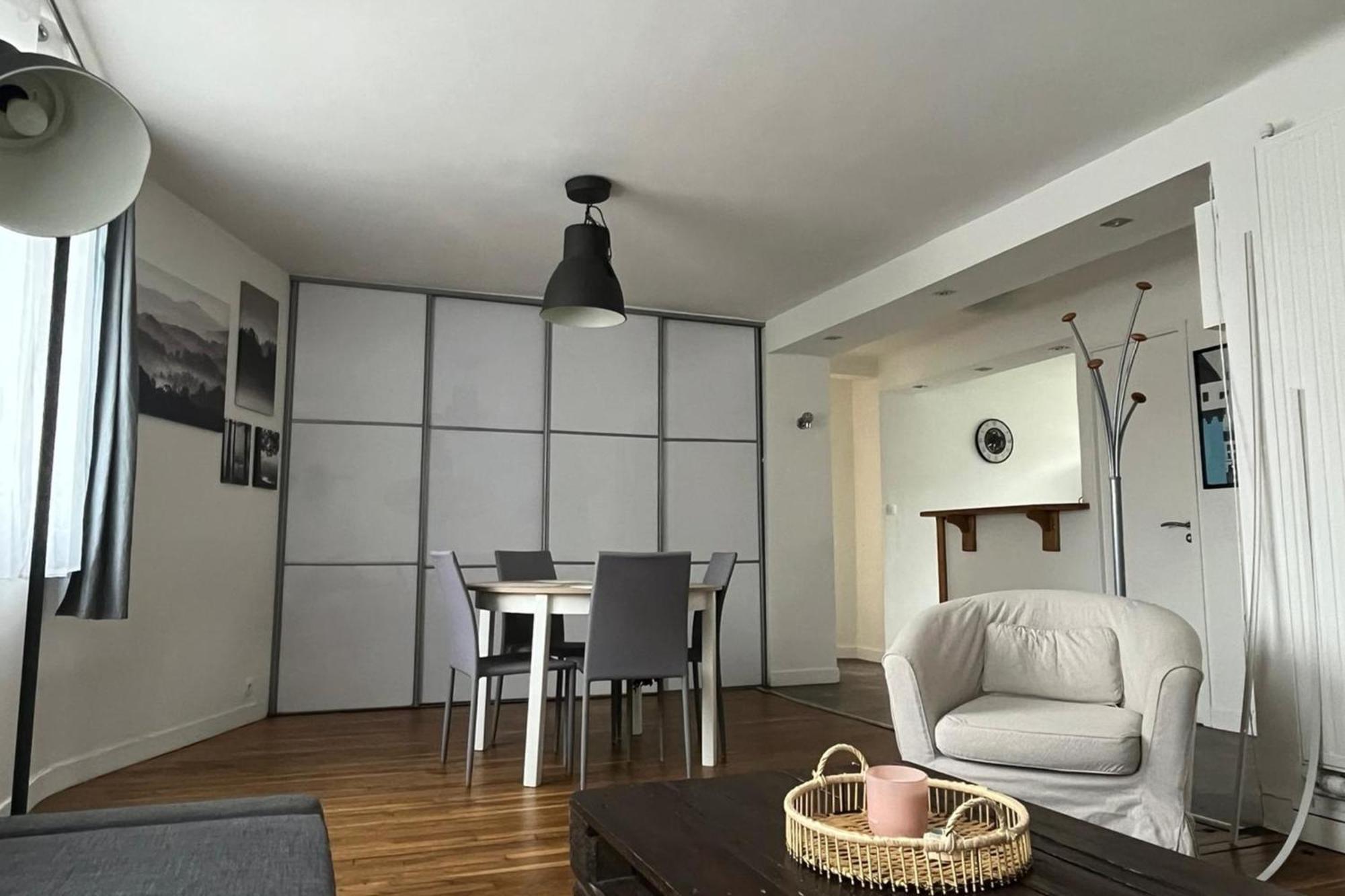 Ferienwohnung Charming Cozy Nest In Nantes Exterior foto