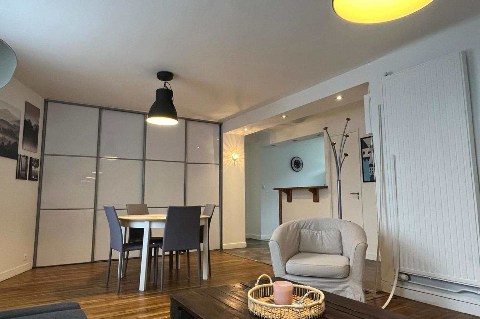 Ferienwohnung Charming Cozy Nest In Nantes Exterior foto